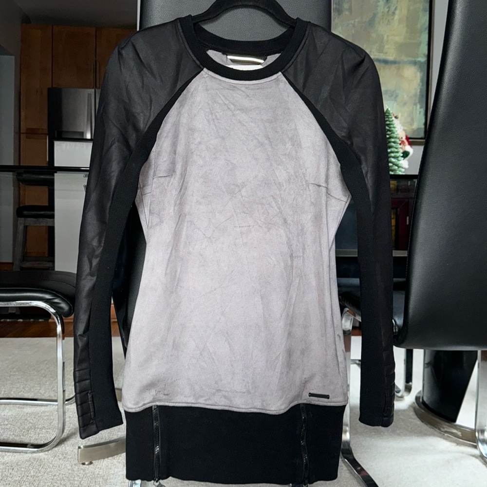 Blanc Noir long sleeve faux leather suede size Small